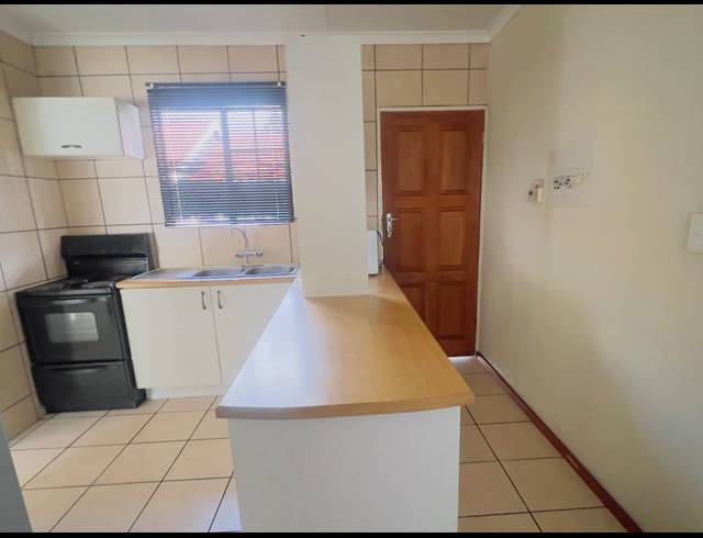 1 BEDROOM TOWNHOUSE FOR SALE IN COMET